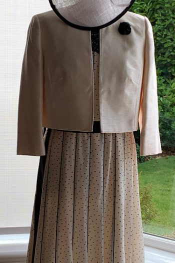 Lovely Jacques Vert Outfit in Cream/Black Pre - Loved Size 12 & 12P